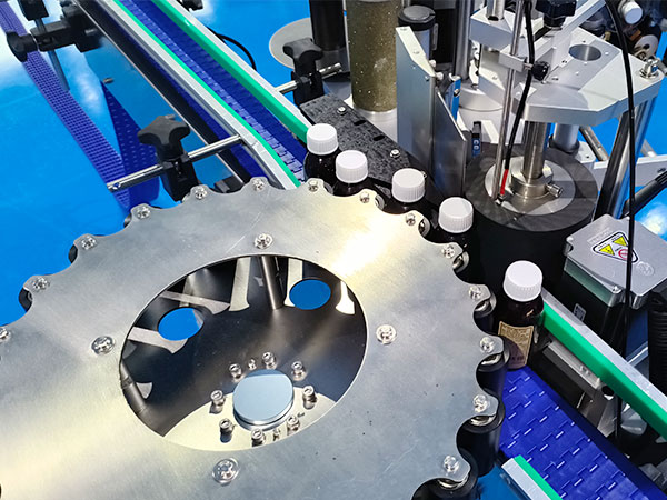 全自动橄榄油灌装流水线设备